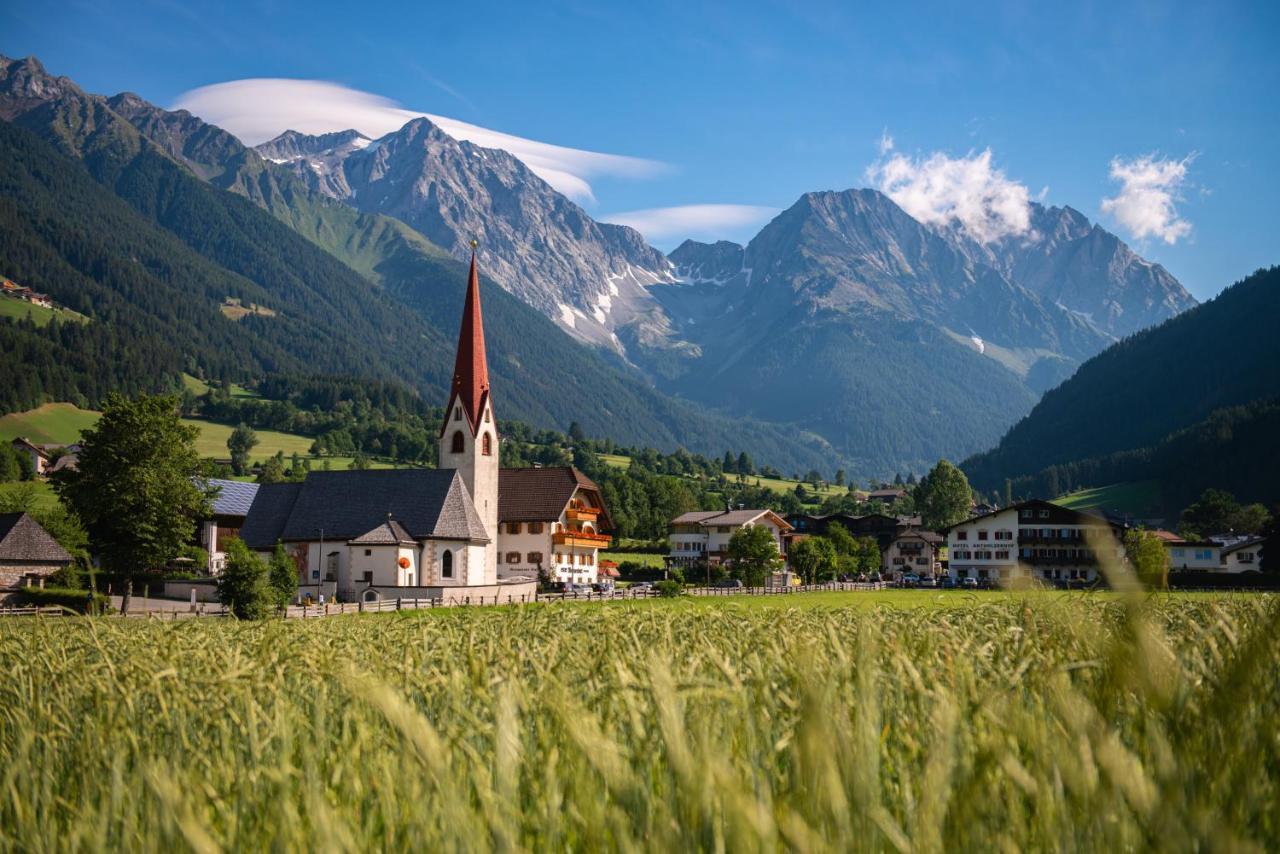 Hotel Messnerwirt アンテルセルヴァ・ディ・メッツォ エクステリア 写真
